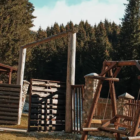 Lodge Laptici - Statiunea Pestera-padina, Bucegi