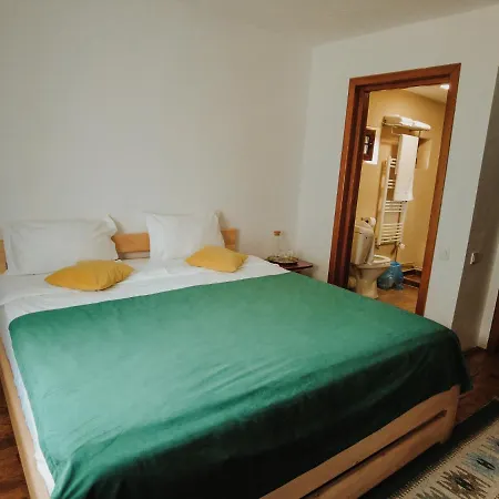 Laptici - Statiunea Pestera-padina, Bucegi